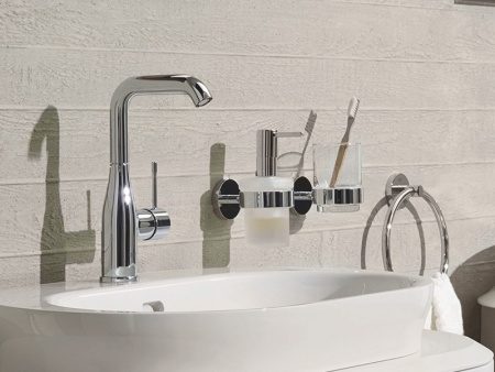 смеситель_для_раковины_grohe_essence__керамическмй_картридж__хром__23541001__2.jpg