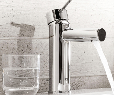 смеситель_для_раковины_с_донным_клапаном_и_низким_изливом_grohe_essence__хром__32898001__2.jpg